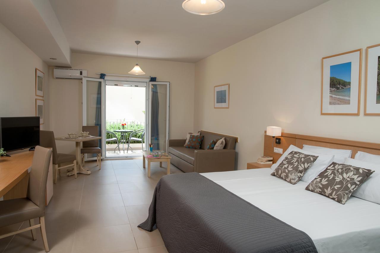 Hotel Estia Финикунда Экстерьер фото